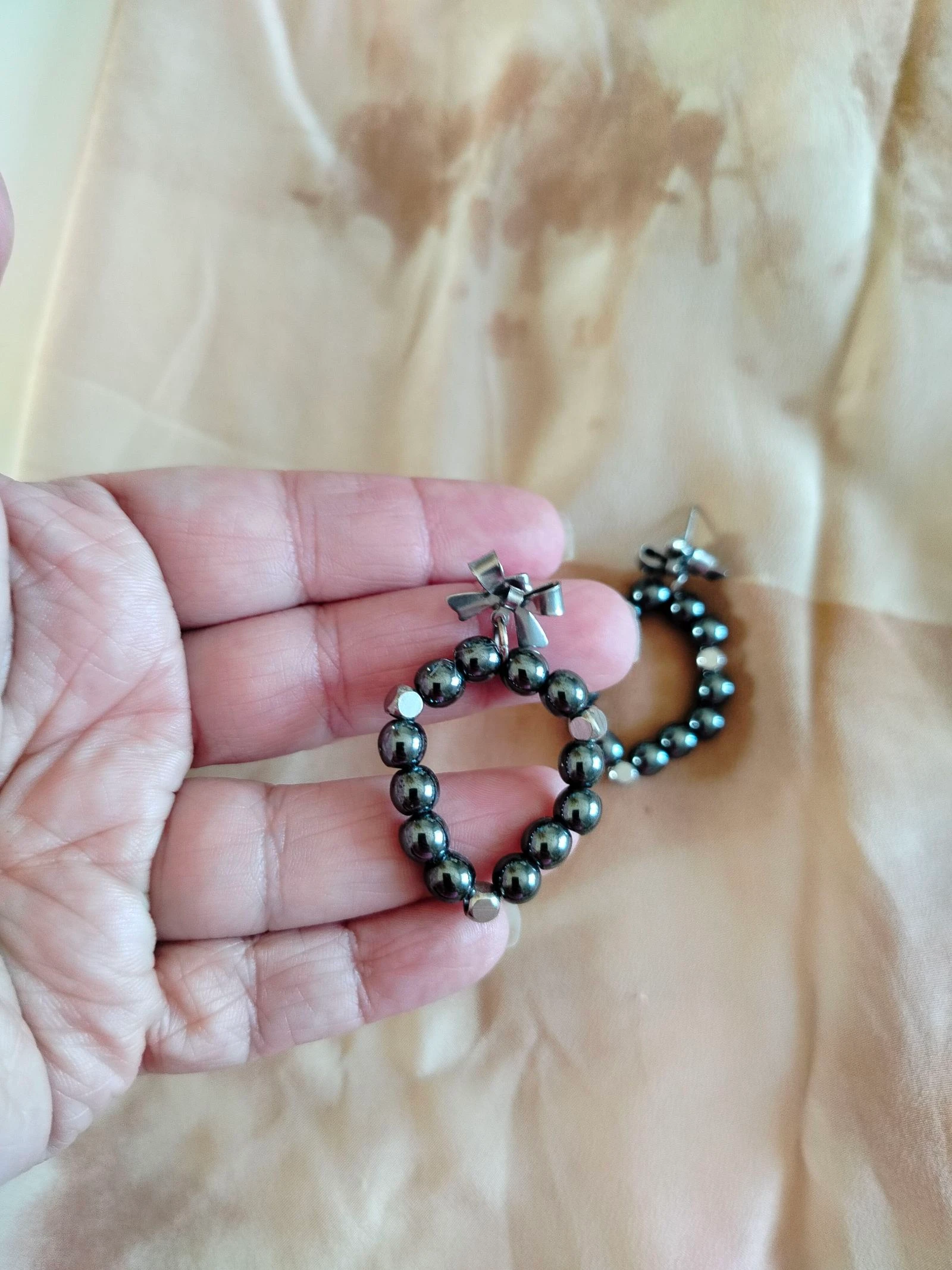 Silver-gray hematite and stainless steel earrings – photo 2